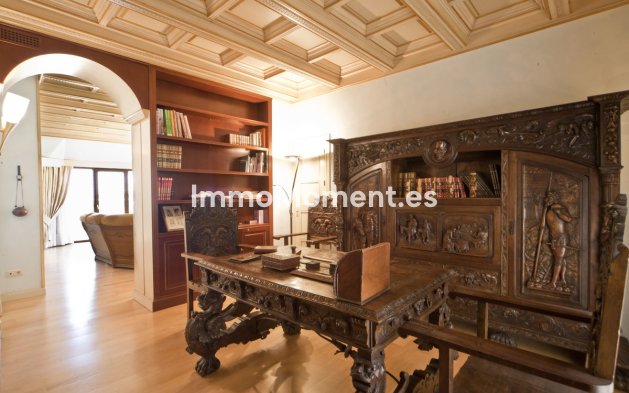 Wiederverkauf - Villa - Marbella - Puerto Banús