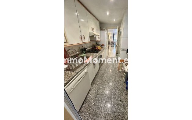 Wiederverkauf - Wohnung - Marbella - Nueva Andalucía