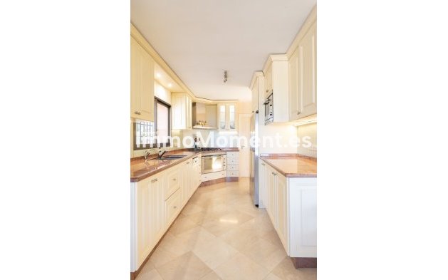 Wiederverkauf - Villa - Marbella - El Rosario