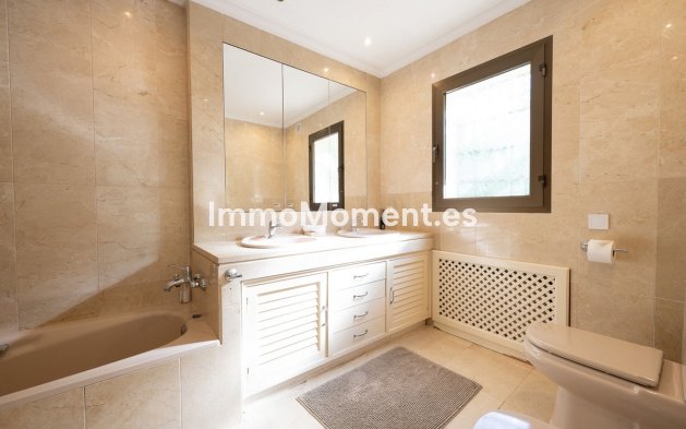 Wiederverkauf - Villa - Marbella - El Rosario