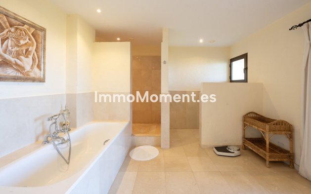 Wiederverkauf - Villa - Marbella - El Rosario