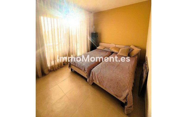 Resale - Apartment - Marbella - Altos de los Monteros