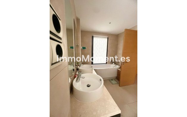 Resale - Apartment - Marbella - Altos de los Monteros