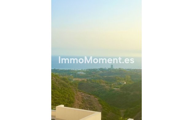 Resale - Apartment - Marbella - Altos de los Monteros