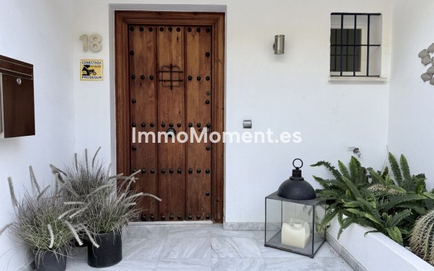 Wiederverkauf - Freistehende Villa - Marbella - Guadalmina Baja