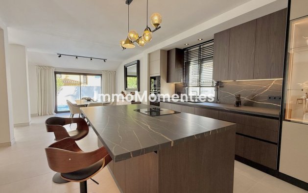 Wiederverkauf - Villa - Marbella - Nueva Andalucía