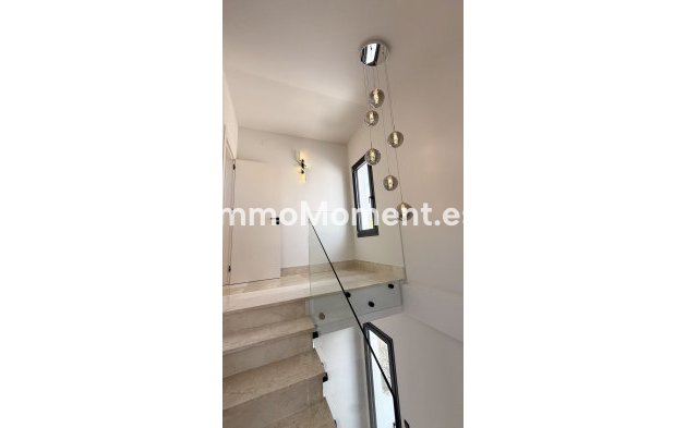 Wiederverkauf - Villa - Marbella - Nueva Andalucía