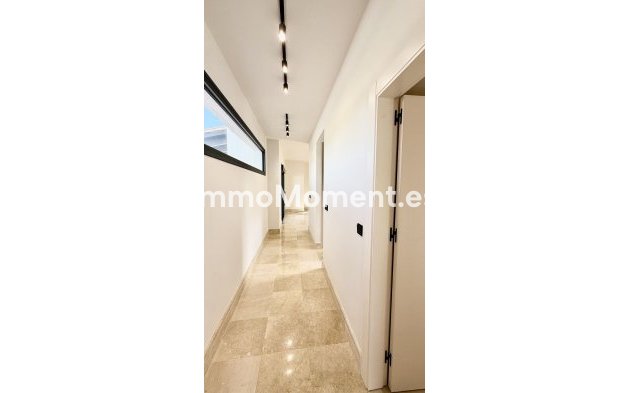 Wiederverkauf - Villa - Marbella - Nueva Andalucía