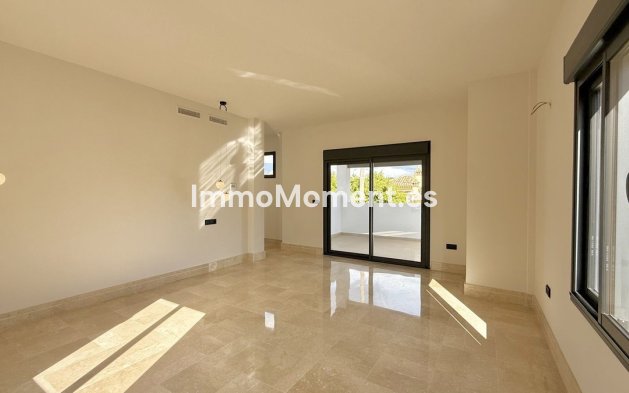 Wiederverkauf - Villa - Marbella - Nueva Andalucía