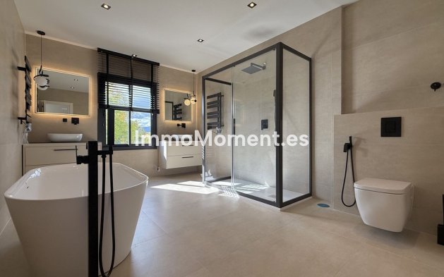 Wiederverkauf - Villa - Marbella - Nueva Andalucía