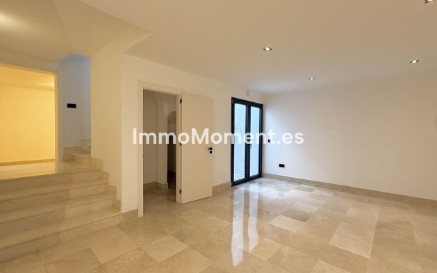 Wiederverkauf - Villa - Marbella - Nueva Andalucía