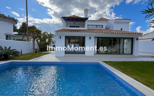 Wiederverkauf - Villa - Marbella - Nueva Andalucía