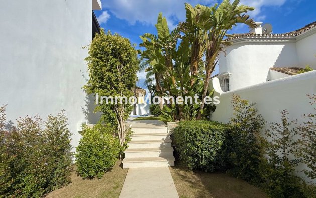 Wiederverkauf - Villa - Marbella - Nueva Andalucía