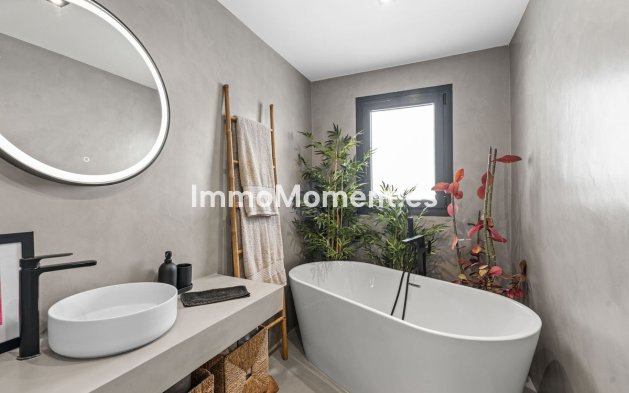 Resale - Villa - Estepona - Estepona Centro