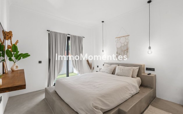 Resale - Villa - Estepona - Estepona Centro