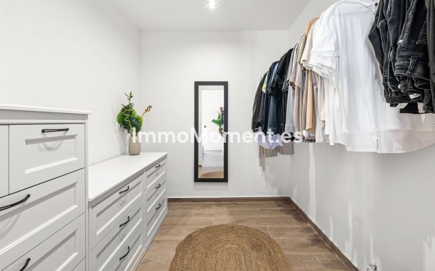 Resale - Villa - Estepona - Estepona Centro