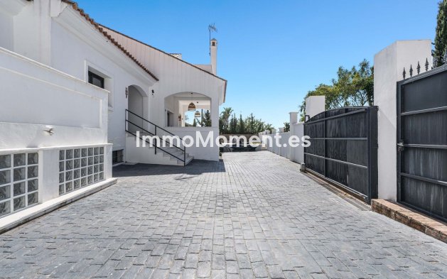 Resale - Villa - Estepona - Estepona Centro