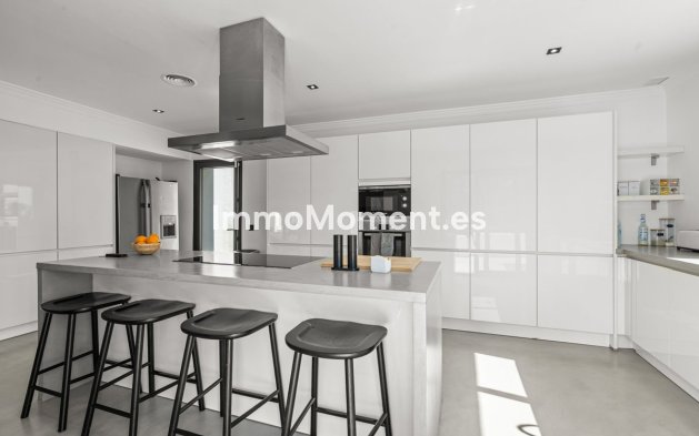 Resale - Villa - Estepona - Estepona Centro