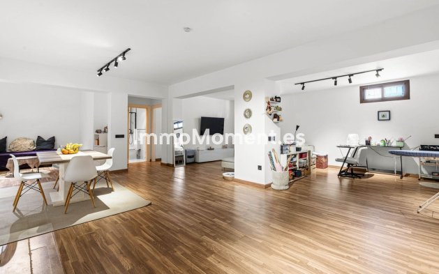 Resale - Villa - Estepona - Estepona Centro