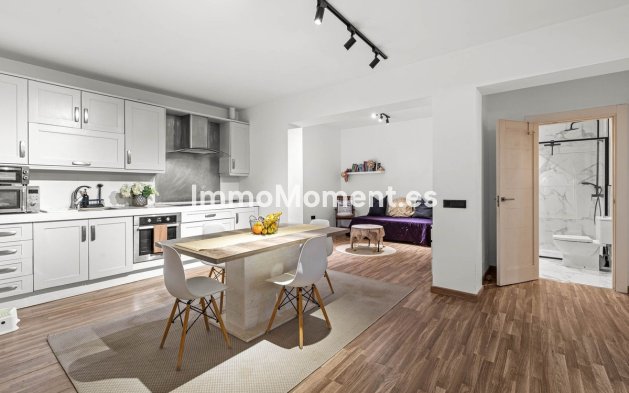 Resale - Villa - Estepona - Estepona Centro