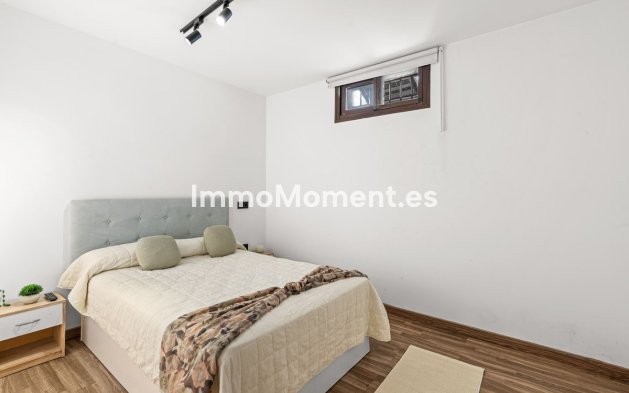 Resale - Villa - Estepona - Estepona Centro