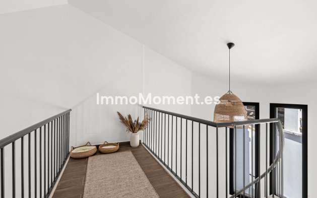 Resale - Villa - Estepona - Estepona Centro