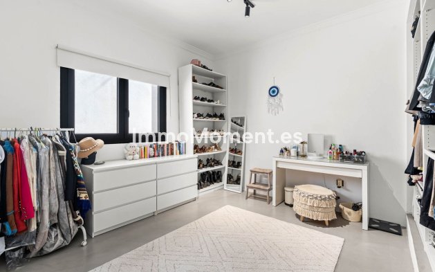 Resale - Villa - Estepona - Estepona Centro