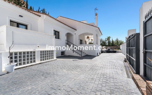 Resale - Villa - Estepona - Estepona Centro