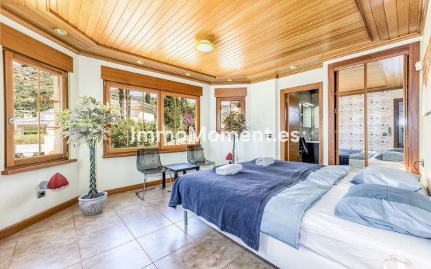 Resale - Villa - Benalmadena - Benalmadena Costa