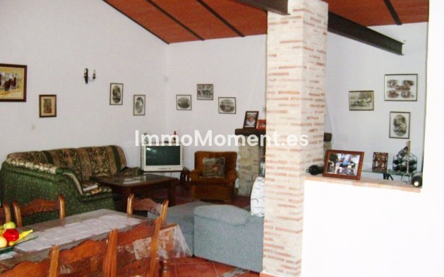 Reventa - Casa de campo - Interior  - Alora