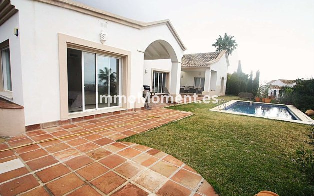 Wiederverkauf - Villa -   Inländisch - Istán