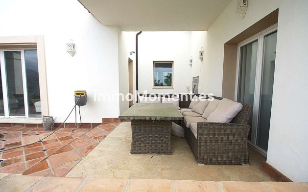 Wiederverkauf - Villa -   Inländisch - Istán