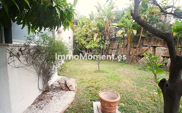 Wiederverkauf - Villa -   Inländisch - Istán