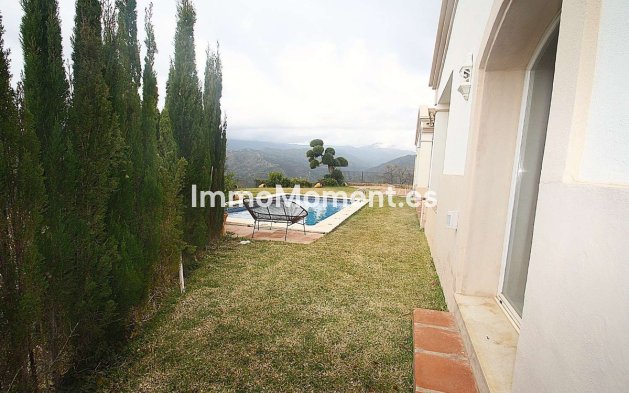 Wiederverkauf - Villa -   Inländisch - Istán