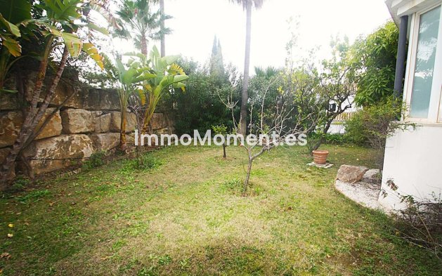 Wiederverkauf - Villa -   Inländisch - Istán