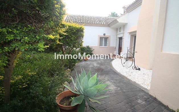 Wiederverkauf - Villa -   Inländisch - Istán