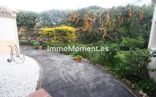 Wiederverkauf - Villa -   Inländisch - Istán