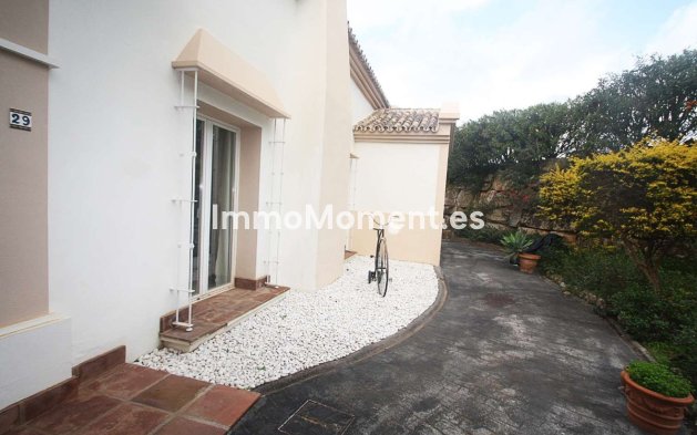 Wiederverkauf - Villa -   Inländisch - Istán