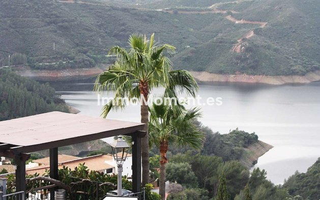 Wiederverkauf - Villa -   Inländisch - Istán