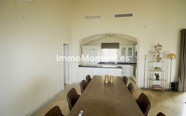 Wiederverkauf - Villa -   Inländisch - Istán