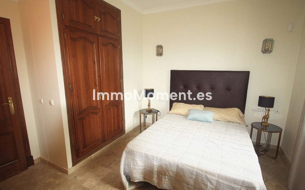 Wiederverkauf - Villa -   Inländisch - Istán