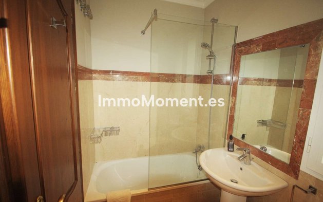 Wiederverkauf - Villa -   Inländisch - Istán