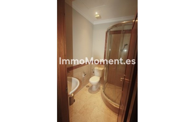 Wiederverkauf - Villa -   Inländisch - Istán