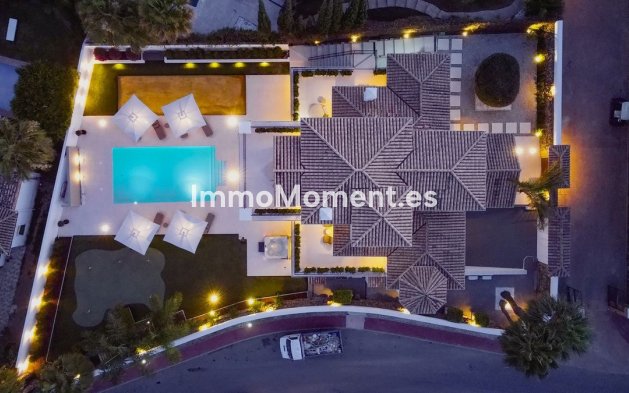 Resale - Villa - Marbella - Nueva Andalucía