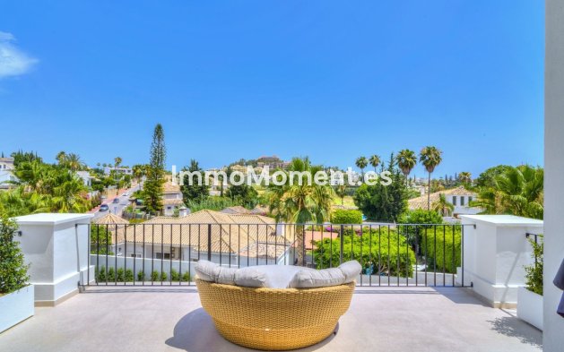 Resale - Villa - Marbella - Nueva Andalucía