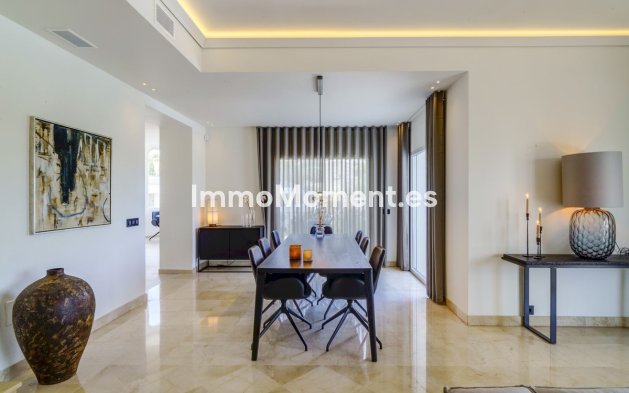 Resale - Villa - Marbella - Nueva Andalucía