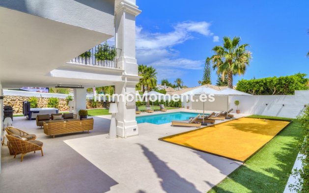 Resale - Villa - Marbella - Nueva Andalucía