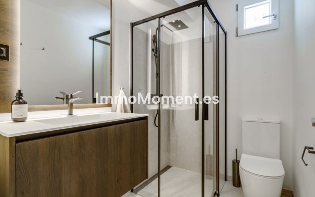 Resale - Villa - Marbella - Nueva Andalucía