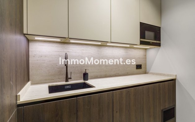 Resale - Villa - Marbella - Nueva Andalucía