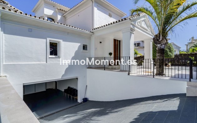 Resale - Villa - Marbella - Nueva Andalucía